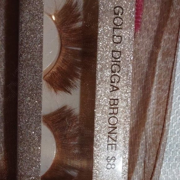 Premium Sensuous colored Eyelashes - Picture 1 of 4